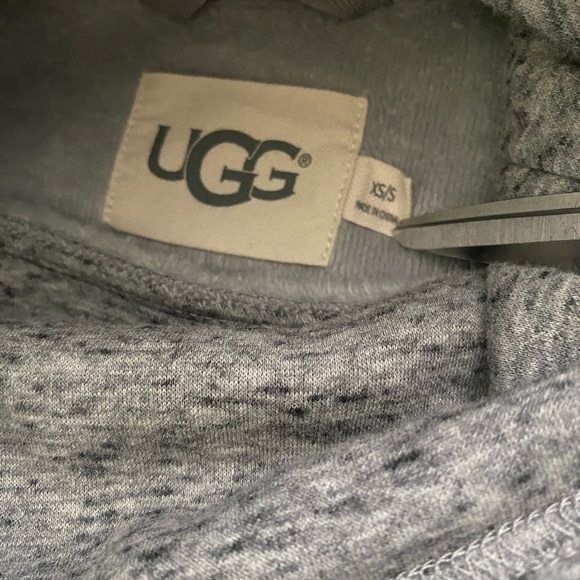 UGG Pichot Turtleneck Pullover Poncho Sweater Topper Cape, XS - Picture 4 of 9